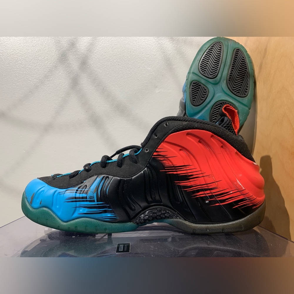 Nike Air Foamposite Pro “Spider-Man” - Picture 2 of 6